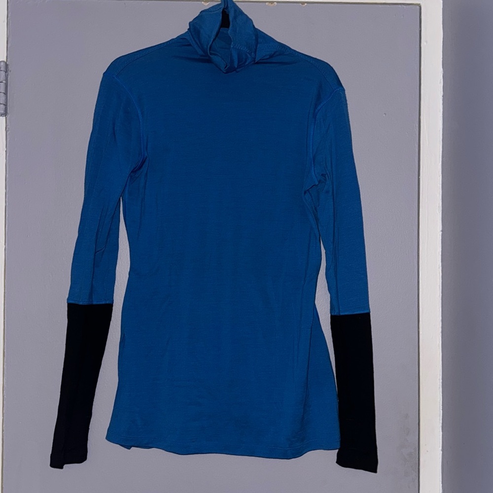 lululemon athletica Teal and Black Long Sleeve Top